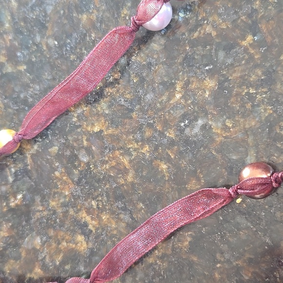 An extremely long brown ribbon and fake pearl necklace - Picture 4 of 4